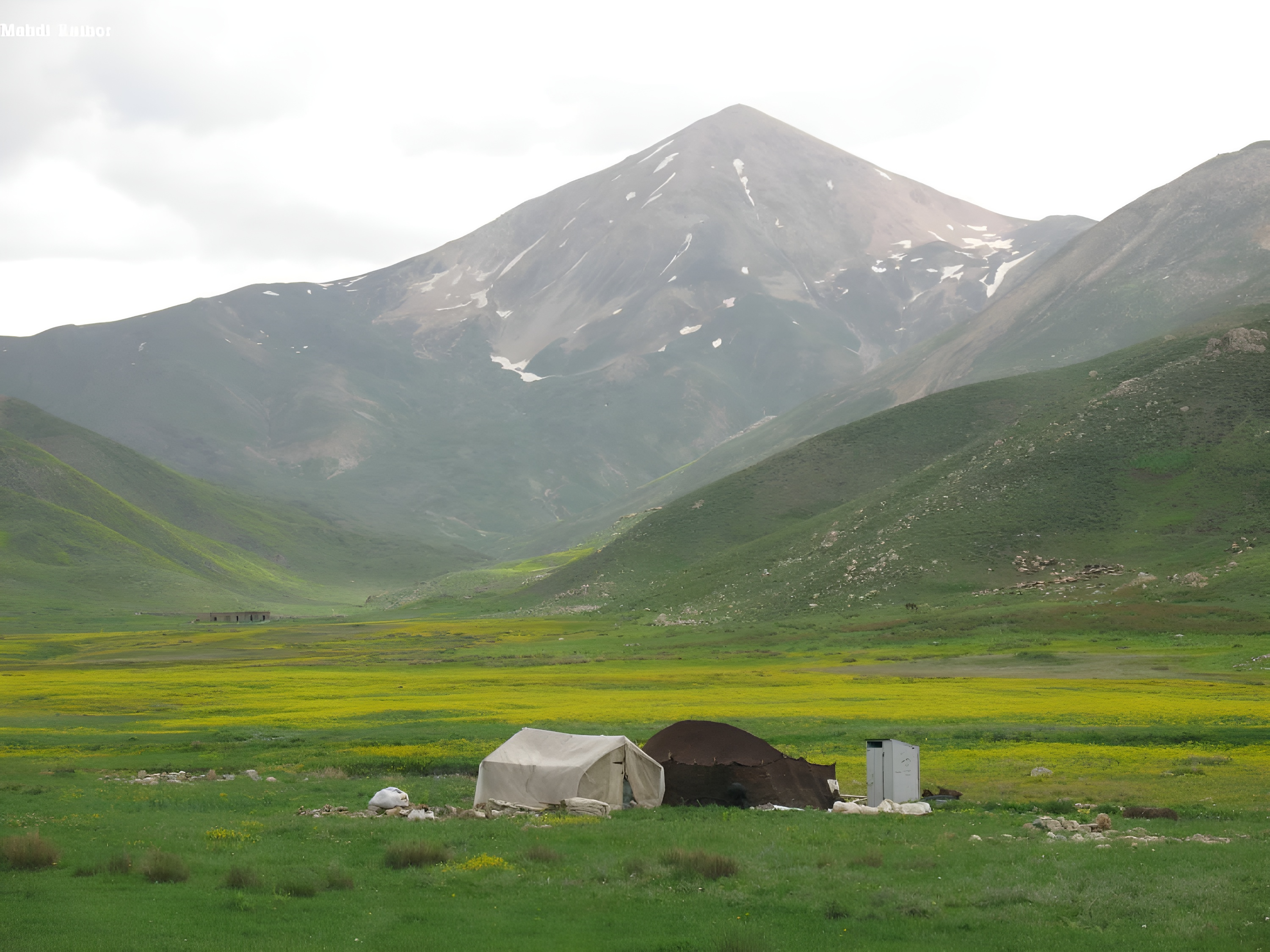 _Ashayer__tent_in__Sefidab__Field,Lar_چادرهای_عشایردردشت_سفیداب،لار_-_panoramio.png
