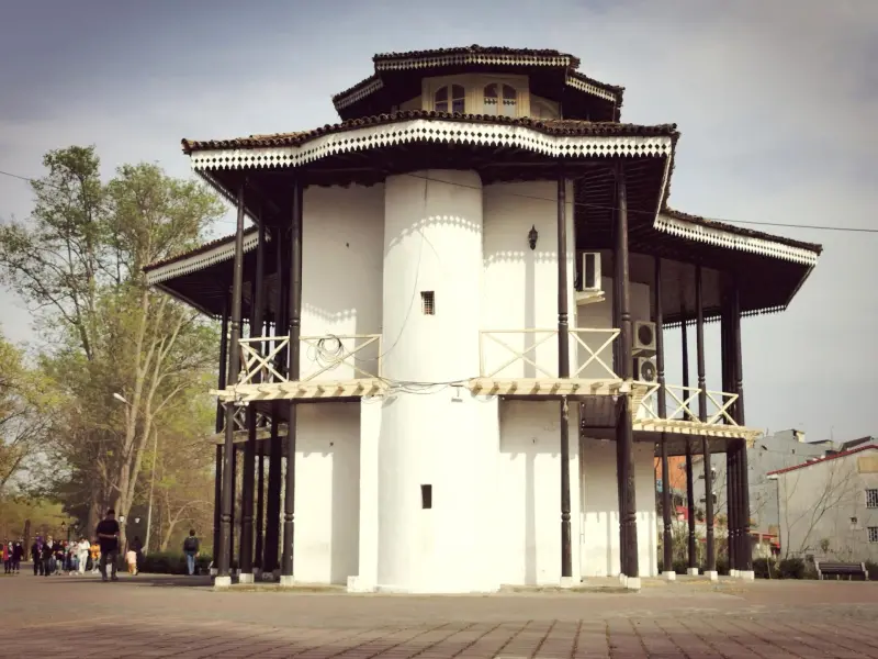 عمارت کلاه‌ فرنگی رشت - تصویر 3