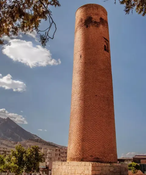 مناره آجری، لرستان