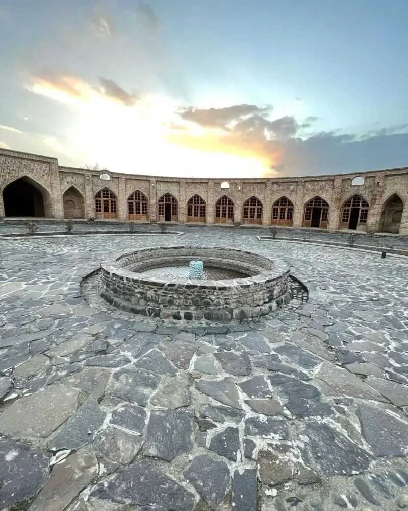 کاروانسرای تاج آباد - تصویر 1