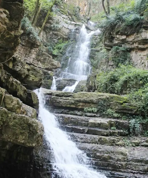 آبشار اوتره، گلستان