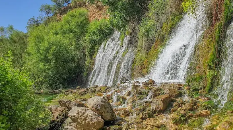 آبشار تنگ آباده - تصویر 2