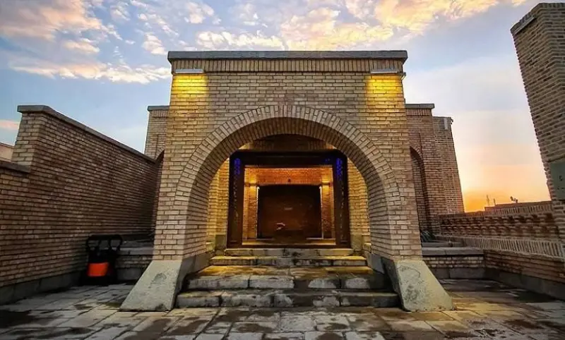 آرامگاه حکیم نزاری - تصویر 3