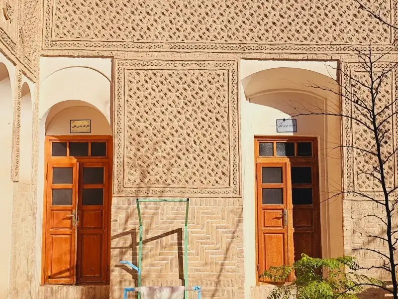 خانه اعتمادی نیا - تصویر 1
