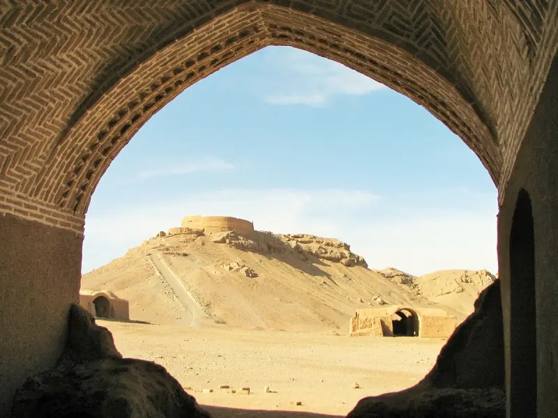 دخمه زرتشتیان - تصویر 3