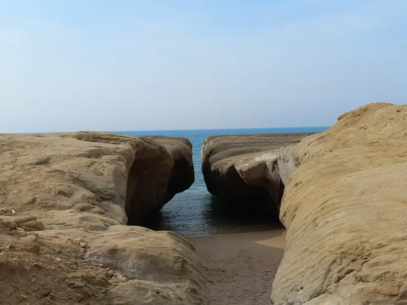 ساحل شکاف صدفی - تصویر 1