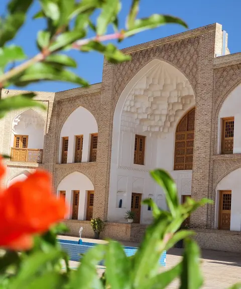 عمارت حاکم عبدالله آباد، مرکزی