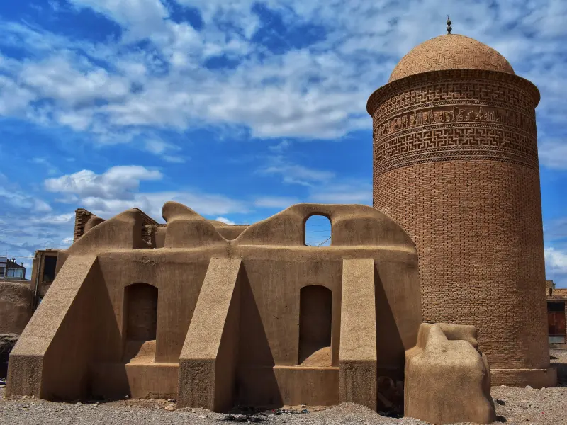 آرامگاه پیرعلمدار