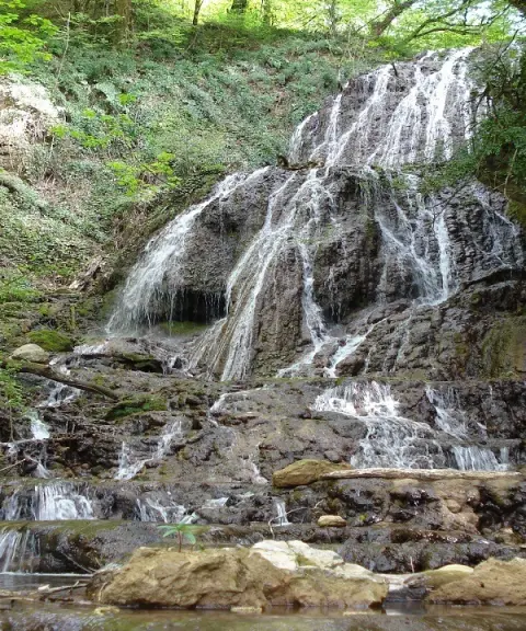 آبشار لاشو، گلستان