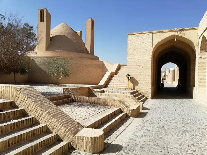 کاروانسرای شاه عباسی میبد - تصویر 2