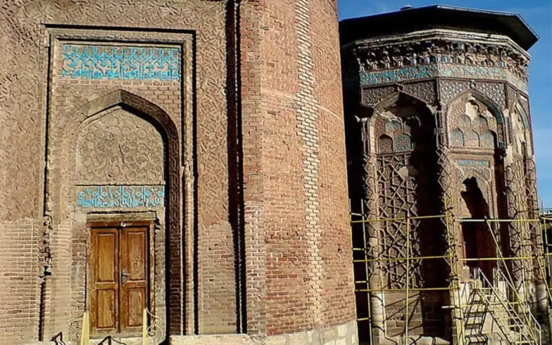 گنبد کبود - تصویر 1