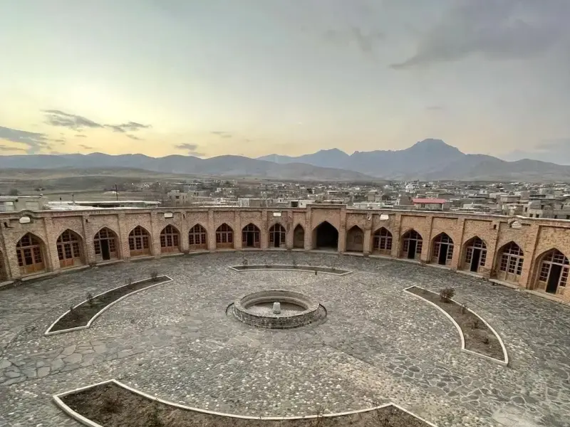 کاروانسرای تاج آباد