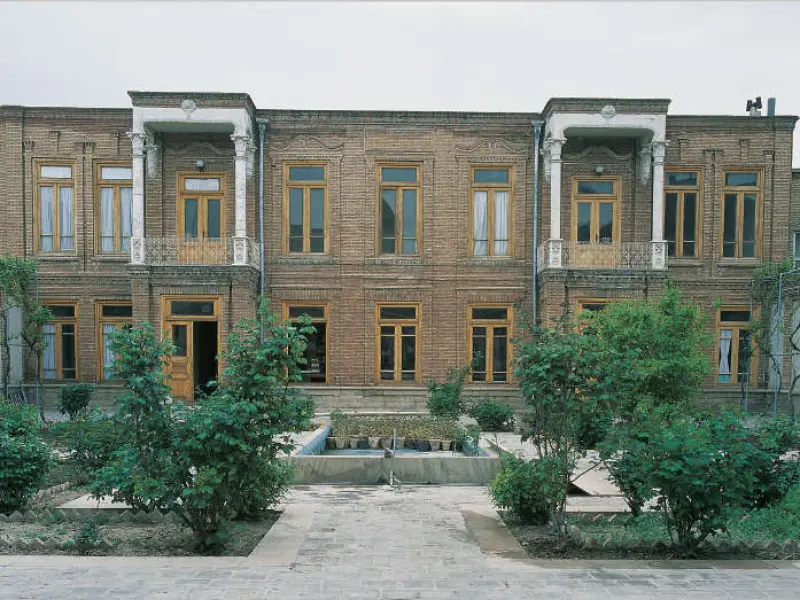 خانه لاله‌ای - تصویر 1