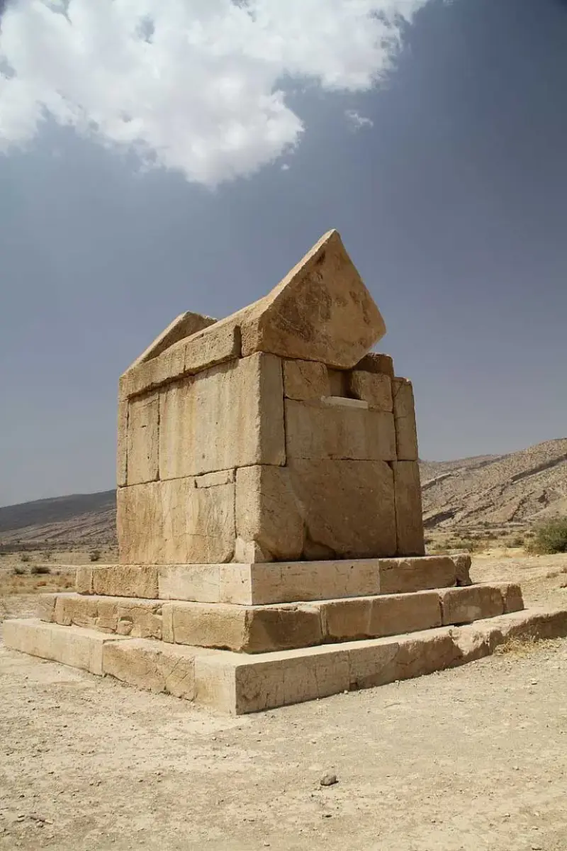 آرامگاه گور دختر - تصویر 5