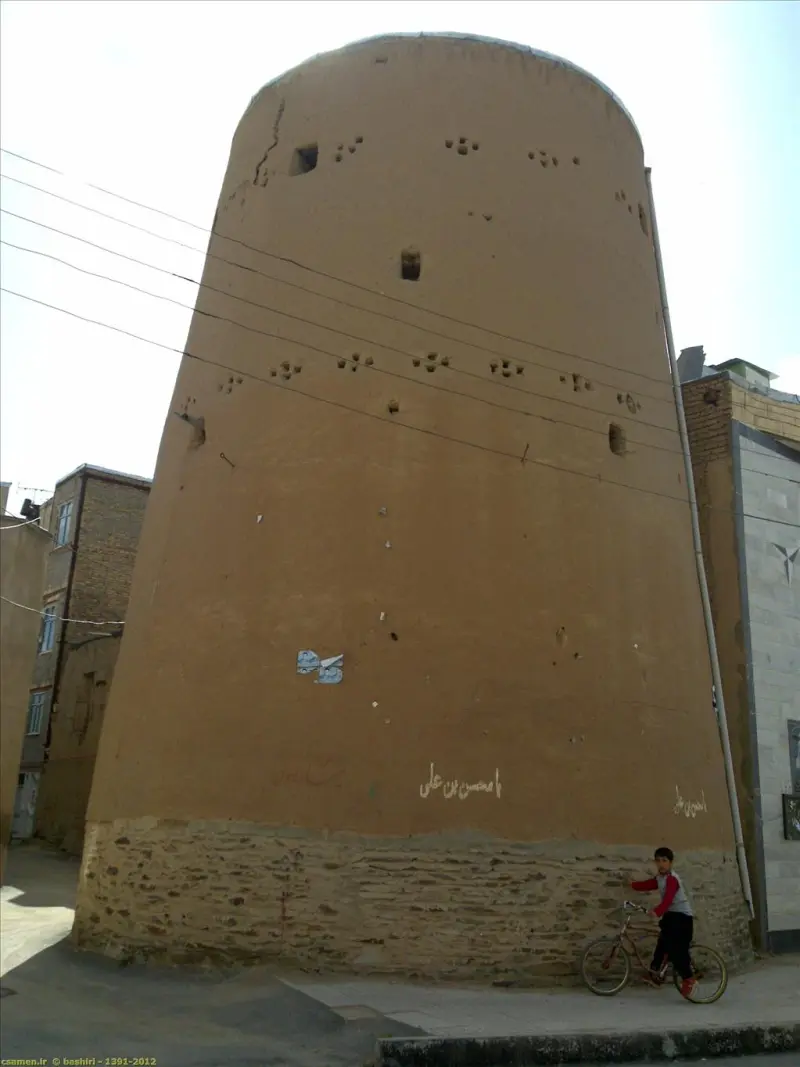 برج خانقلی - تصویر 1