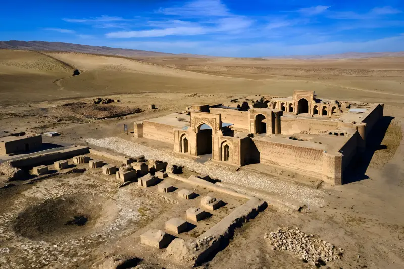 کاروانسرای رباط شرف - تصویر 2
