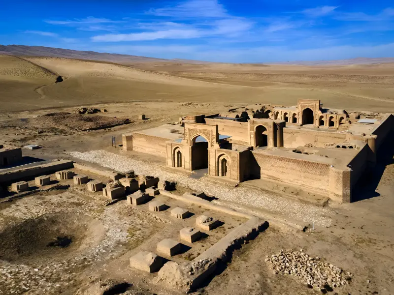 کاروانسرای رباط شرف - تصویر 2