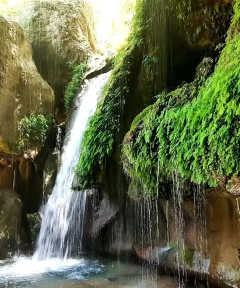 آبشار تنگ تاهران، کرمان