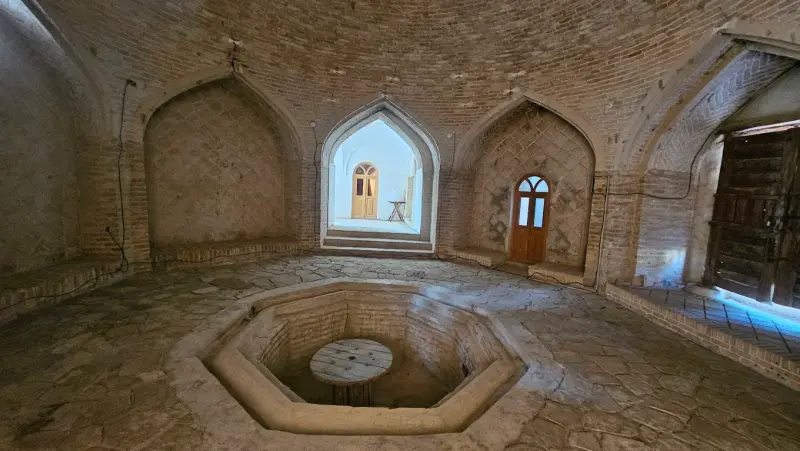 عمارت صمیمی - تصویر 2
