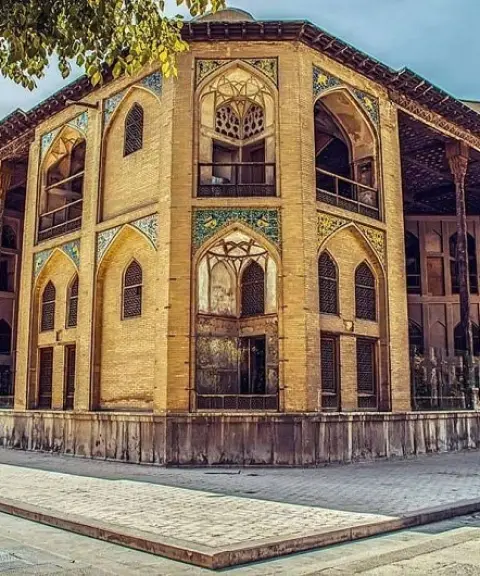 کاخ هشت‌بهشت، اصفهان