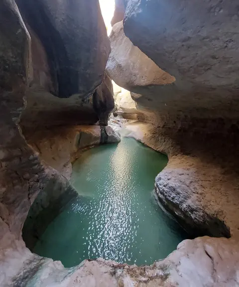 تنگه آب دبه، هرمزگان