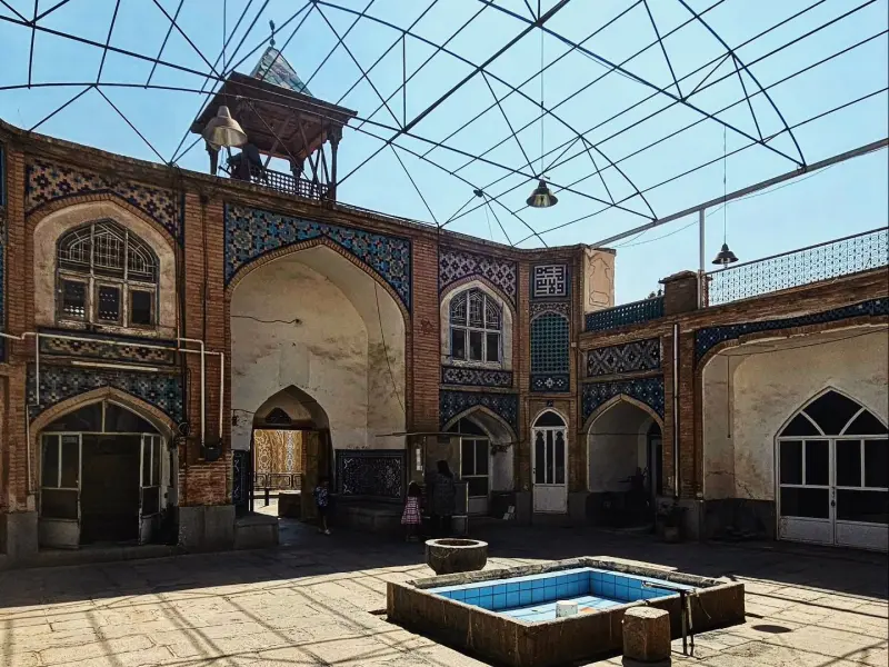 مسجد سرخی - تصویر 1