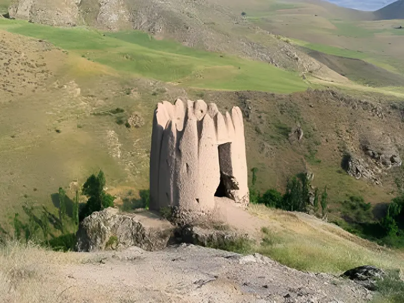 قلعه و برج گرماور - تصویر 1