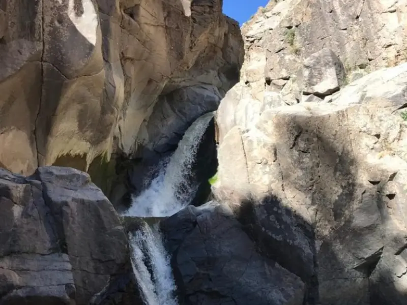 آبشار شرشر میراکی
