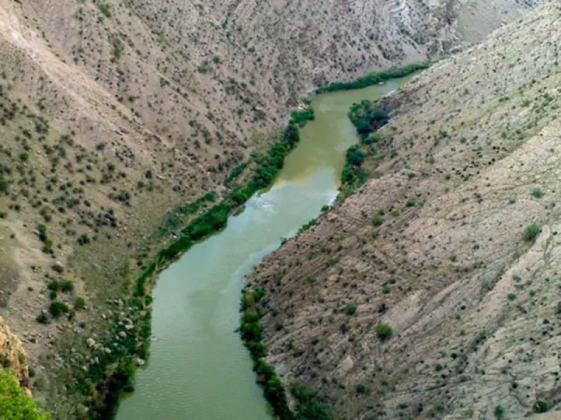 تنگ سازبن - تصویر 1