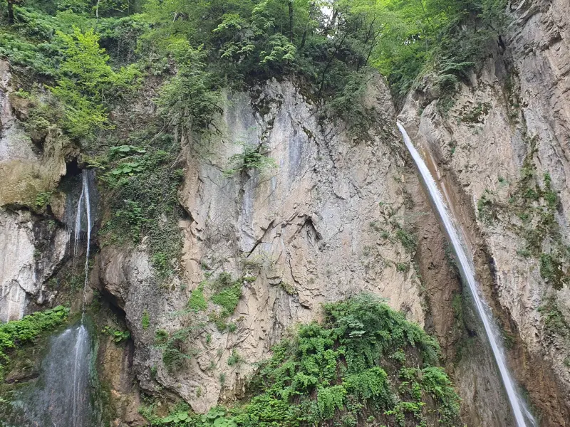 آبشار زیارت