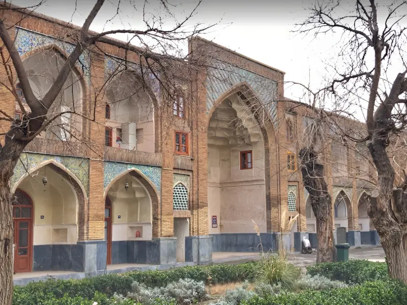 مدرسه عباسقلی خان - تصویر 2