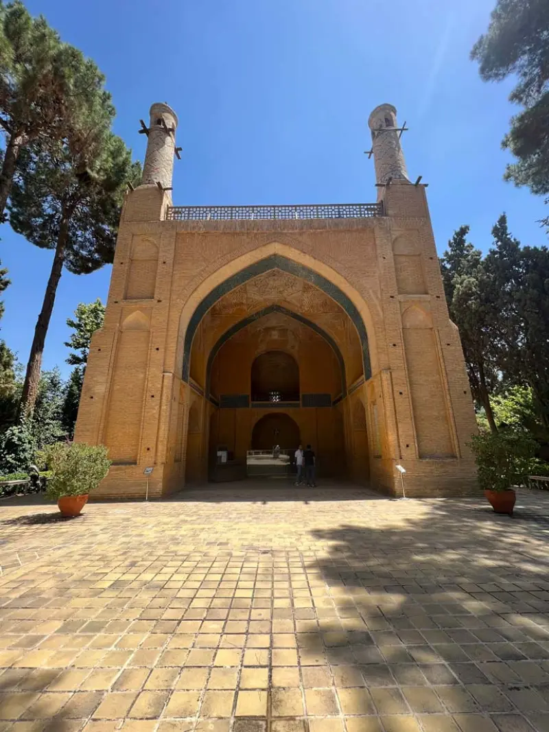 منارجنبان اصفهان - تصویر 2