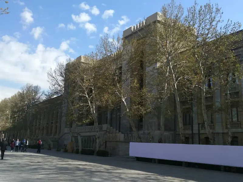 میدان مشق - تصویر 2