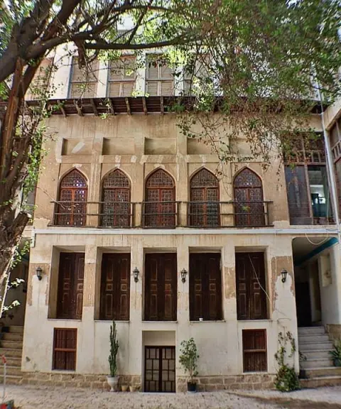 عمارت دهدشتی، بوشهر
