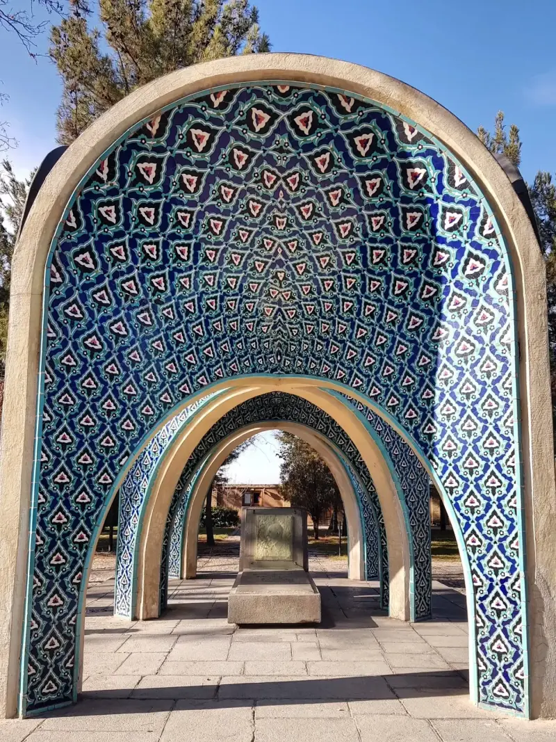 آرامگاه کمال الملک - تصویر 3