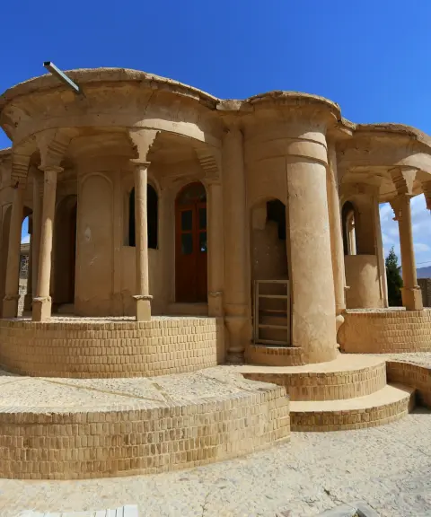 عمارت کلاه فرنگی آباده، فارس