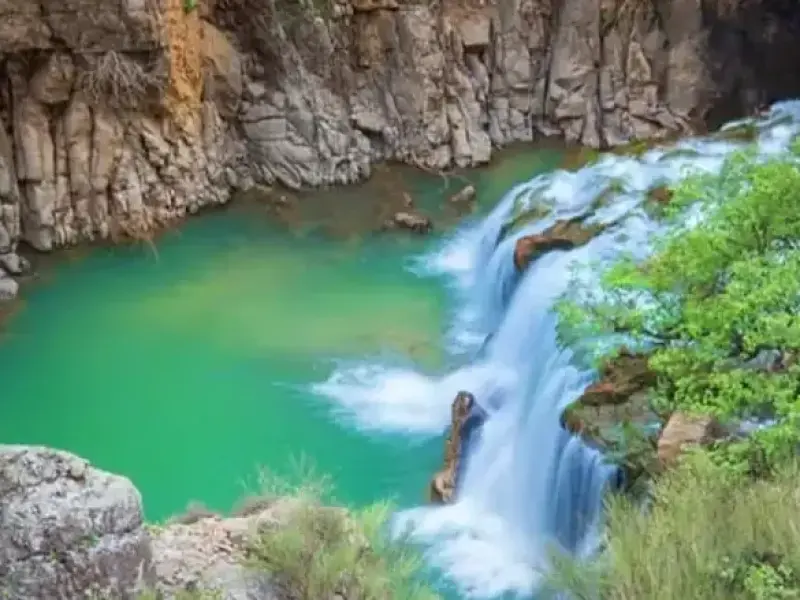 آبشار پای طوف