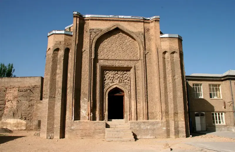 گنبد علویان - تصویر 1
