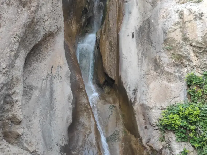 آبشار سجن - تصویر 1