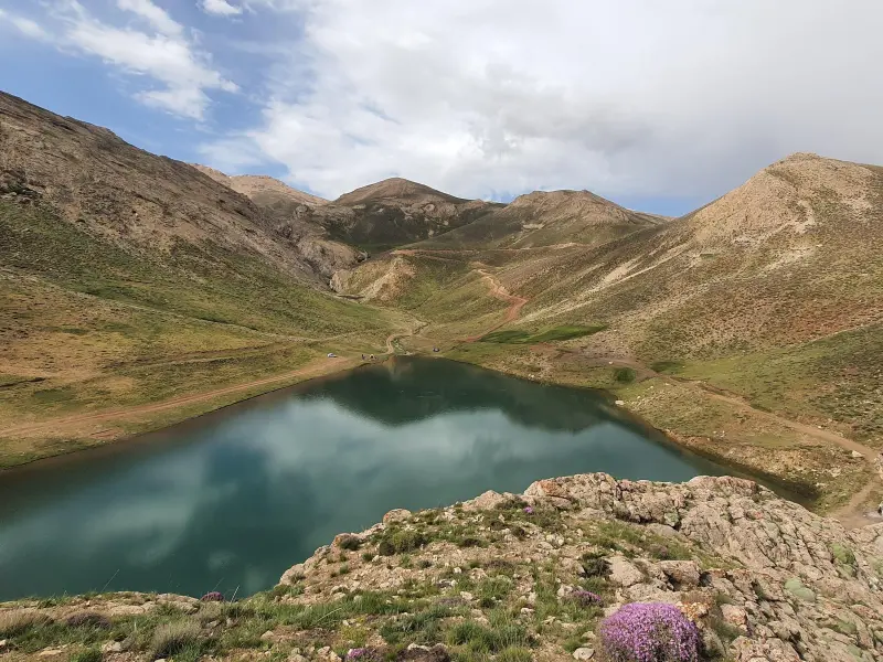 دریاچه لزور