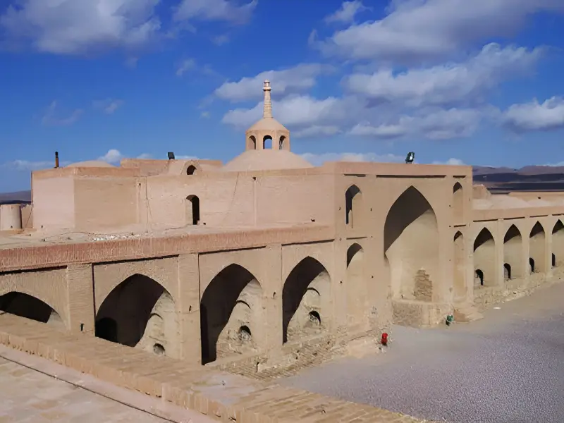 کاروانسرای میامی - تصویر 2