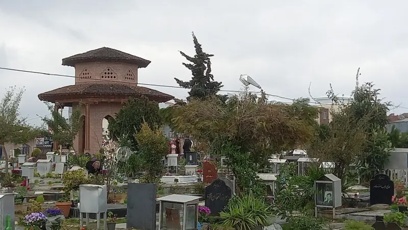 آرامگاه میرزا کوچک خان جنگلی - تصویر 2