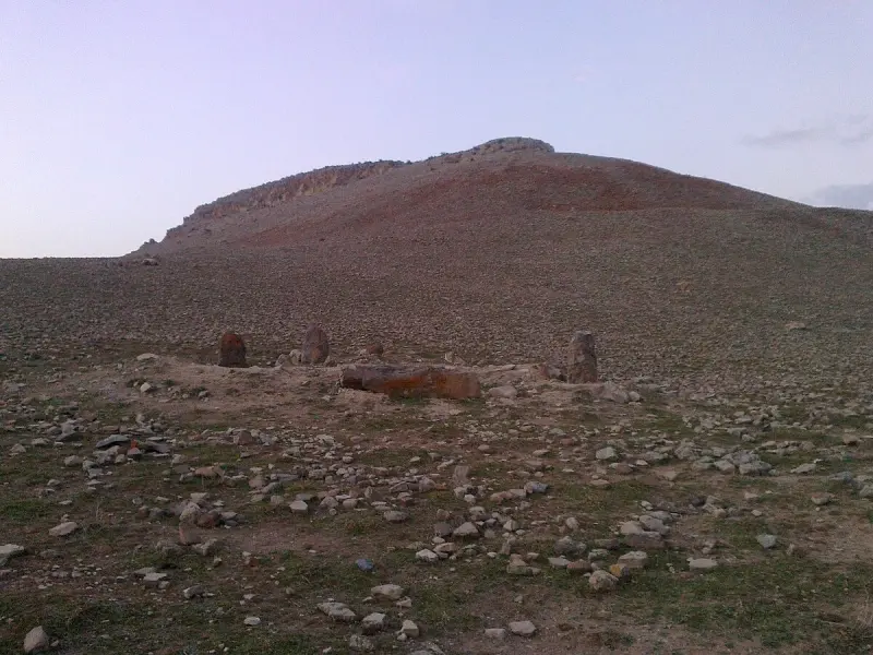 محوطه تاریخی ایلانلی داغ