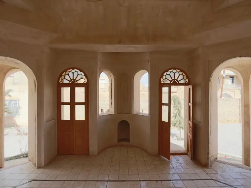 عمارت کلاه فرنگی آباده - تصویر 3