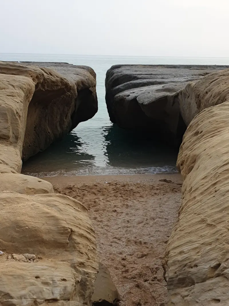 ساحل شکاف صدفی - تصویر 2