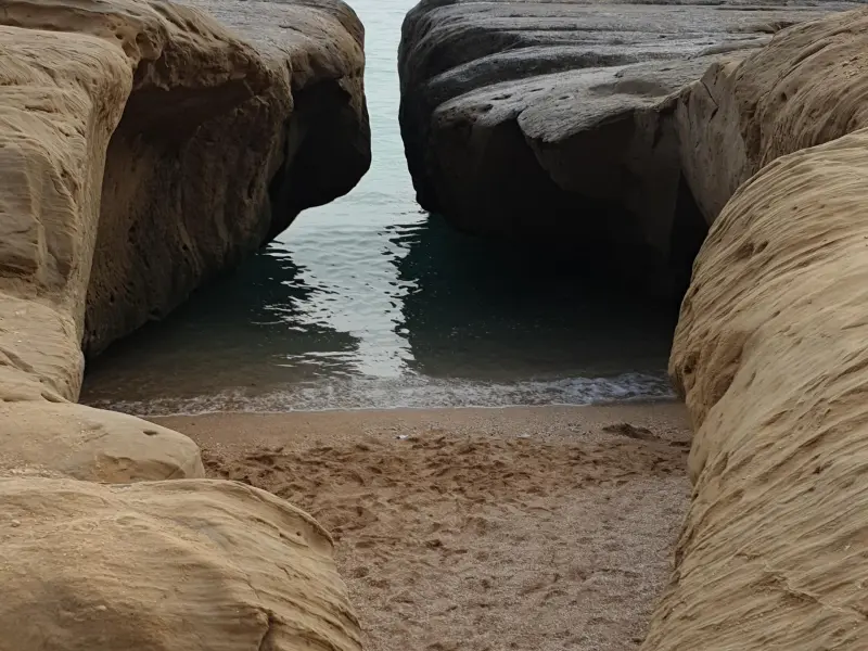 ساحل شکاف صدفی - تصویر 2