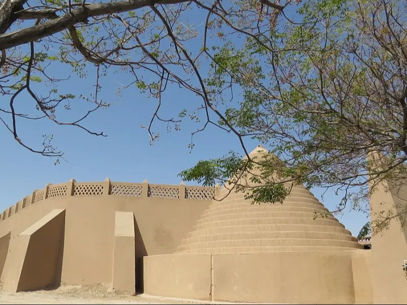 یخدان مویدی