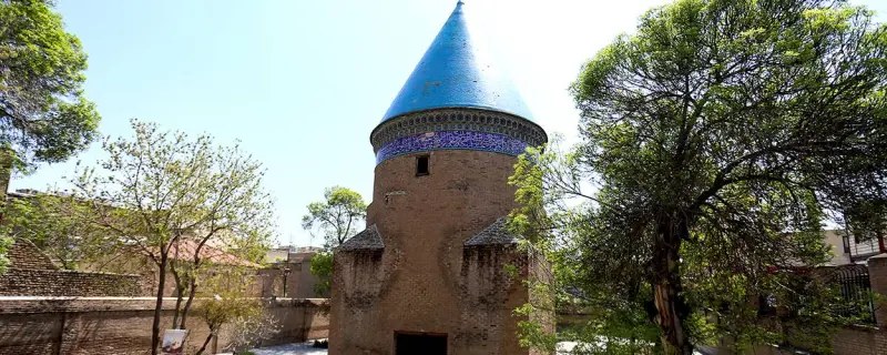آرامگاه حمدالله مستوفی - تصویر 1