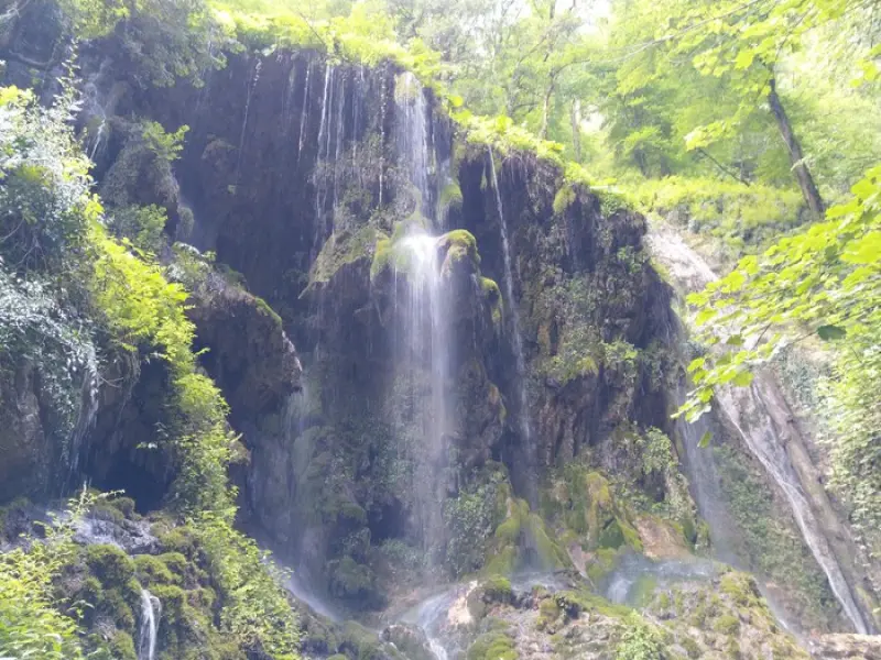 آبشار بهشت باران - تصویر 2