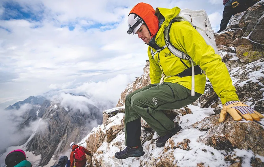 climbing-clothes.webp
